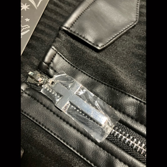 *SOLD* KILLSTAR DARK ENTERPRISE GOTHIC TOP PINSTRIPE SIZE L BRAND NEW - Picture 14 of 16